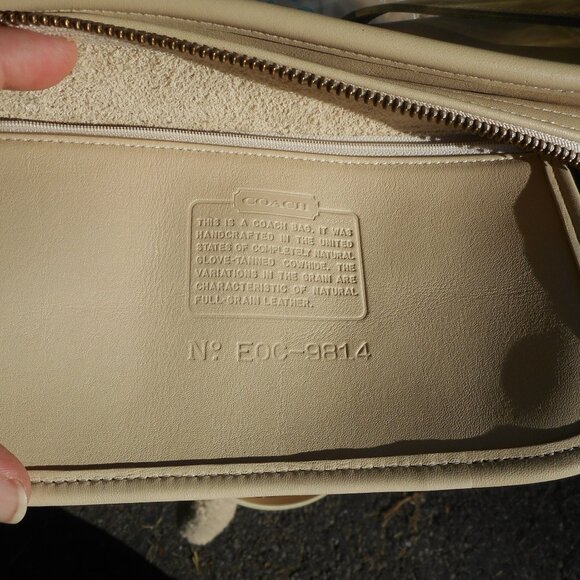 Vintage Coach Sutton Zip Bag 9814 NWOT, in Bone - Picture 9 of 11